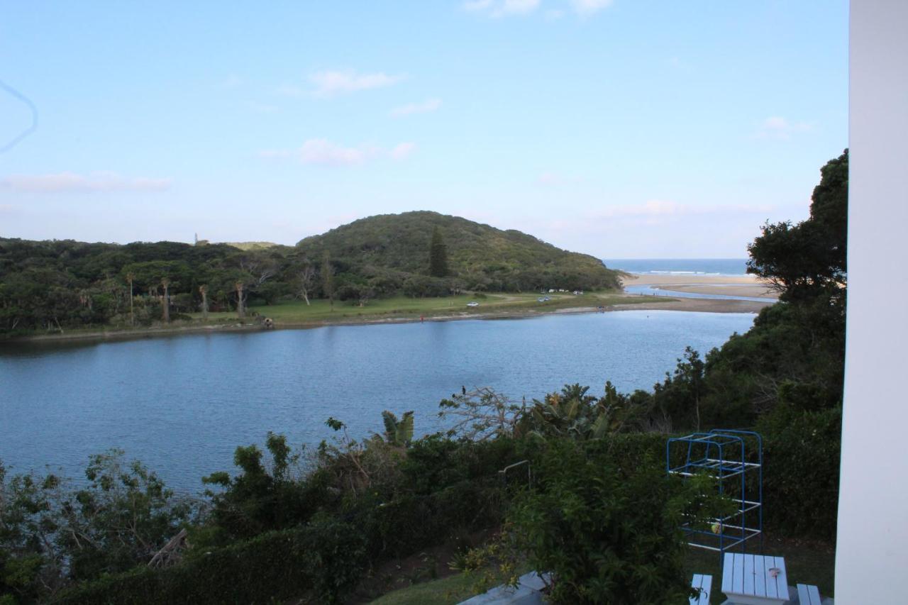 Blue'S Guest House - East London Bonza Bay Exterior foto